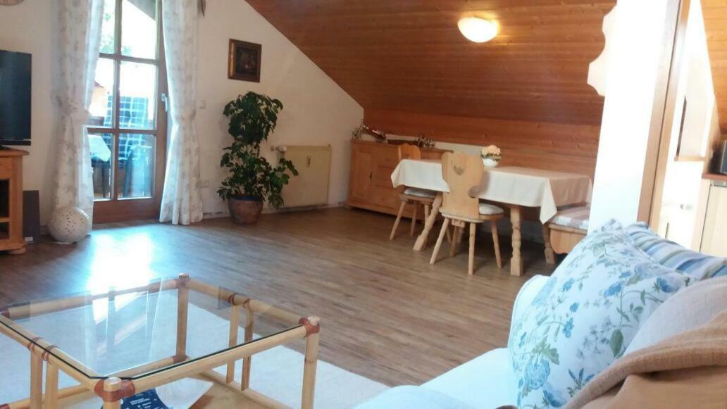 Ferienwohnung Franzi ガルミッシュ・パルテンキルヒェン エクステリア 写真