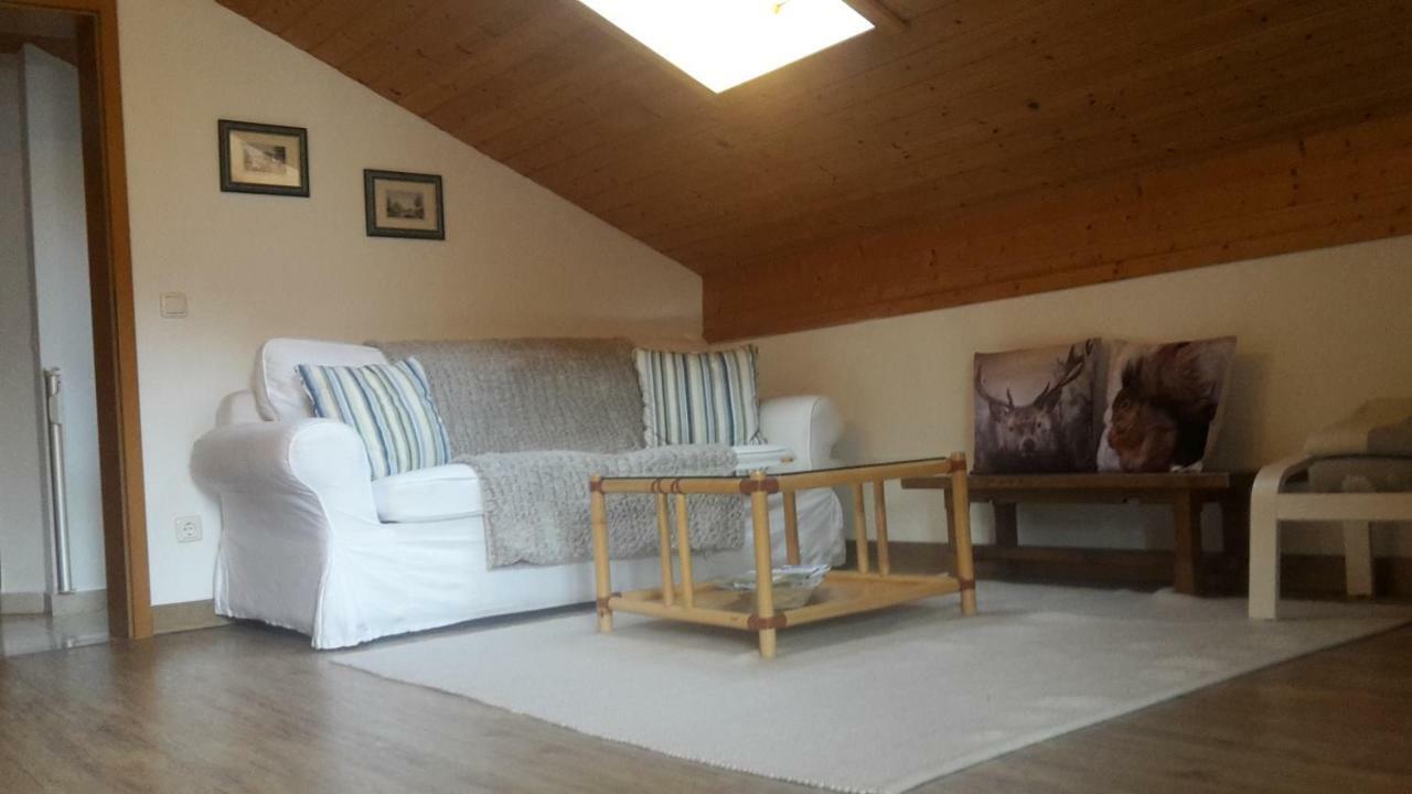 Ferienwohnung Franzi ガルミッシュ・パルテンキルヒェン エクステリア 写真